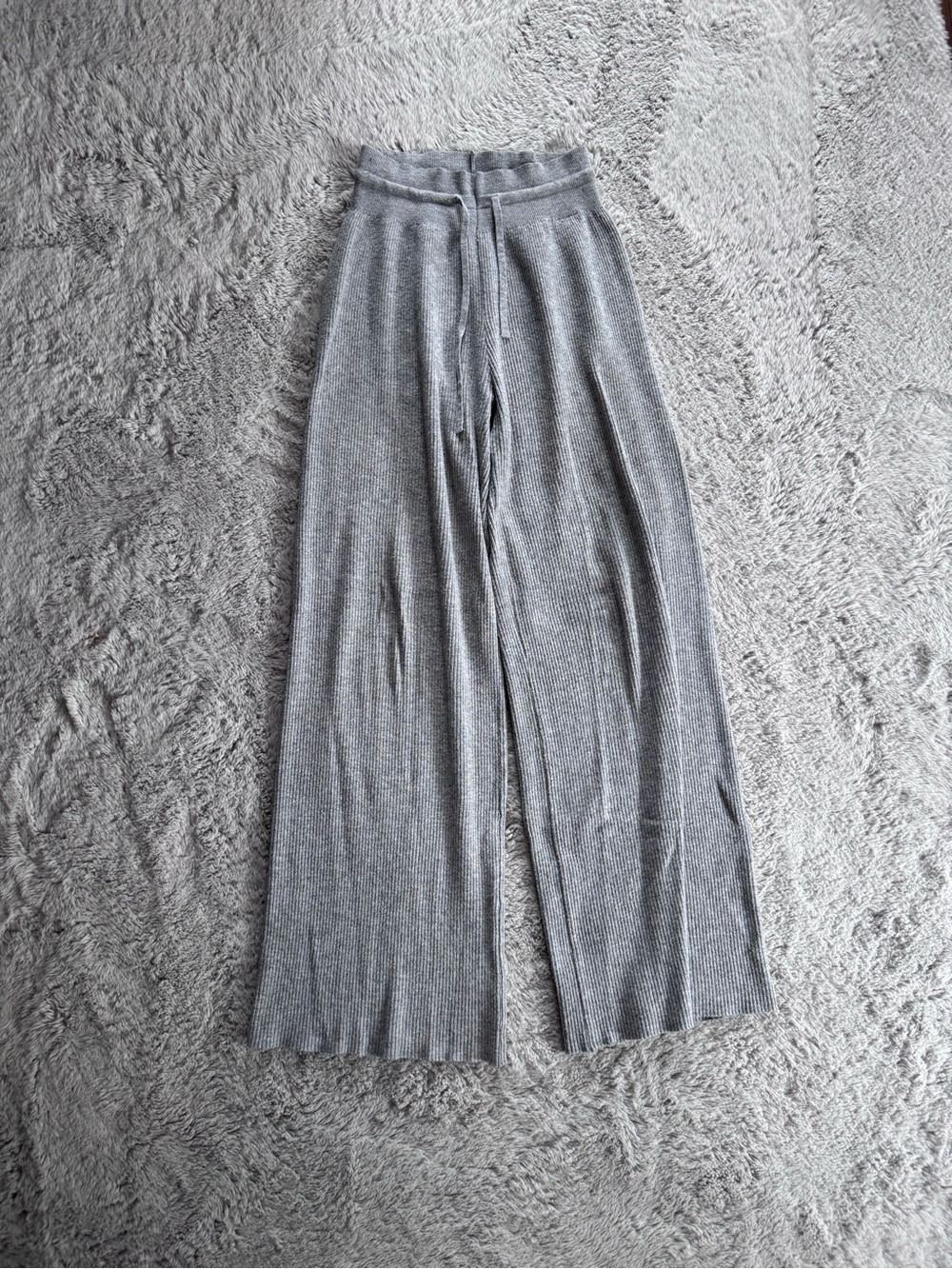 Uniqlo Light Gray Ribbed Wide-Leg Knit Pants